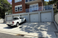 Awesome Parking Space in Manly. 5 min walk to the beach and 3 min walk to public transport.