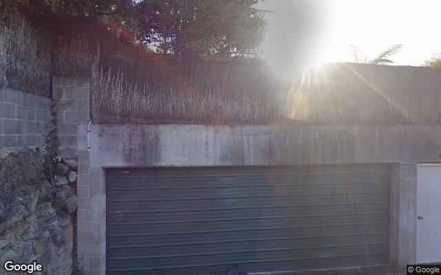 Oversized and undercover, close to beach and wharf, quiet off road location