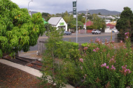 Kelvin Grove - Shared Double Garage close to QUT, bus and city.