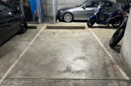Great Parking Space in Potts Point 2 min from Train station