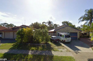 Large parking space, good location!