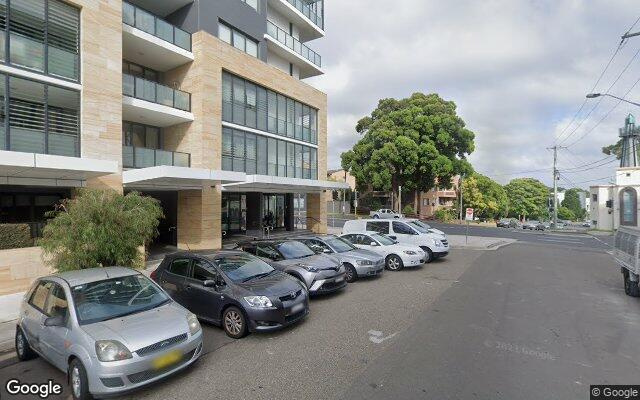 Convenient Parking Space close to Airport. 5 Mins to Intl. Airport & 3 Mins walk to ArncliffeStation