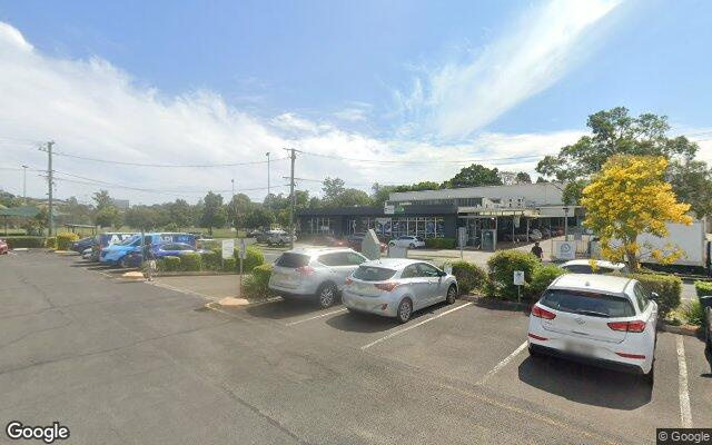 Easy & quick access from Kilroe Street.  Walk to Coronation Drive or Park Road.  (7A)