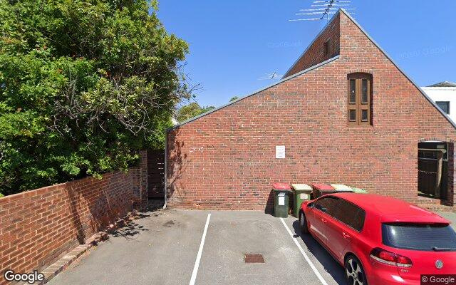 Shady parking near hospital in Nedlands