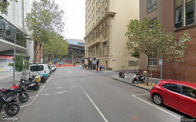 Great parking space across from Souther Cross Station with Remote access
