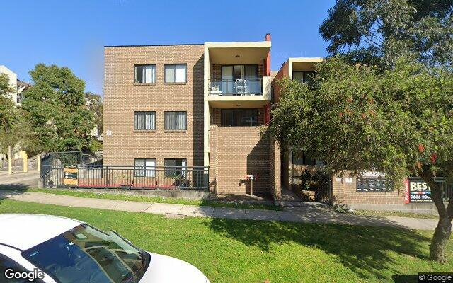 Underground parking, 15 min walk to Westmead hospital!