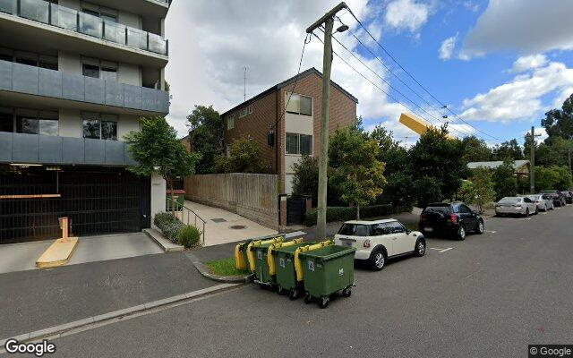 Great Parking space close to train station and tram stops. Only 15 minutes away from the CBD.