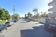 Beachside Apartment Parking central and close to GC Hospital.