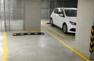 5min walk to Ashfield Station Indoor Lot parking