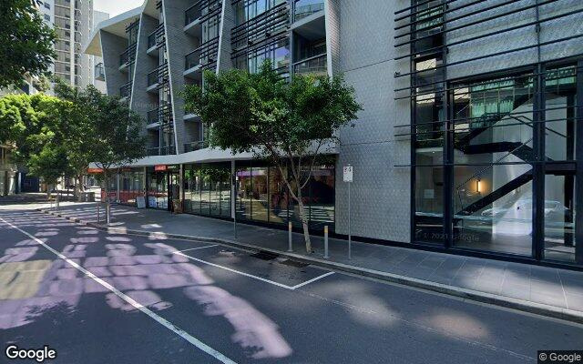 Docklands - Secure Indoor Car Space across Tram Stop