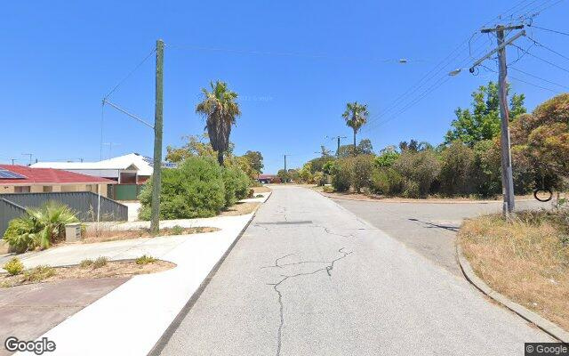 Hamilton Hill - Safe Gated Driveway Parking close to Shops