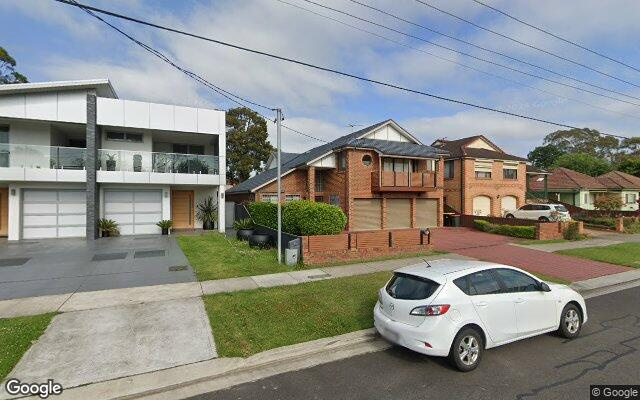 Daytime Parking Secure Driveway in Quiet Wentworthville Street Fits Large SUV