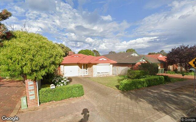 Park with Ease - Conveniently located near Flinders Uni, Hospital, Tonsley Station, Westfield Marion