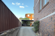 Meadowbank train station Car park