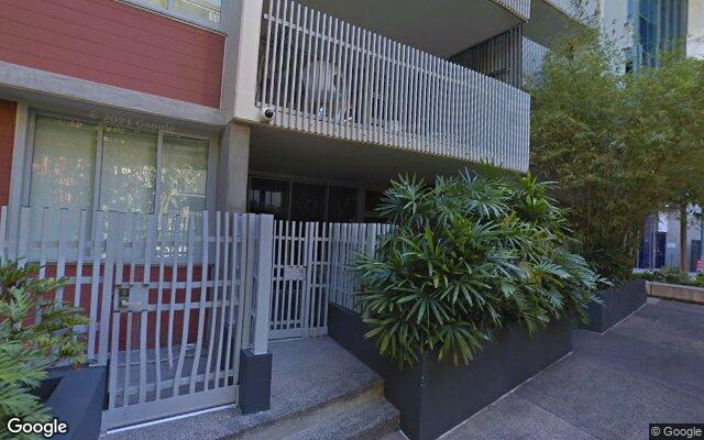 24/7 Secure parking space located in south Brisbane