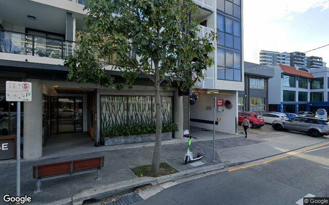 Fob entry secure basement car park South Bris/Westend (ideal for smaller cars)