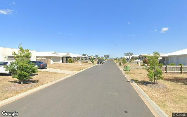 Secured yard great for vans, small machinery,trailers