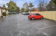 Easy to Highpoint and Tram in Maribyrnong
