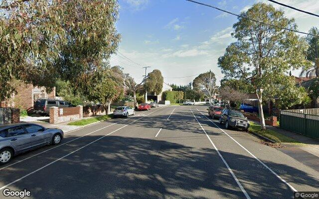 Easy to Highpoint and Tram in Maribyrnong