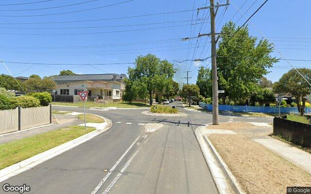 Parking space available 5 min walk to Glen Waverley station