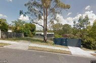 Great parking space for your boats, vans/utes.  Jindalee boat ramp walking distance down the road.