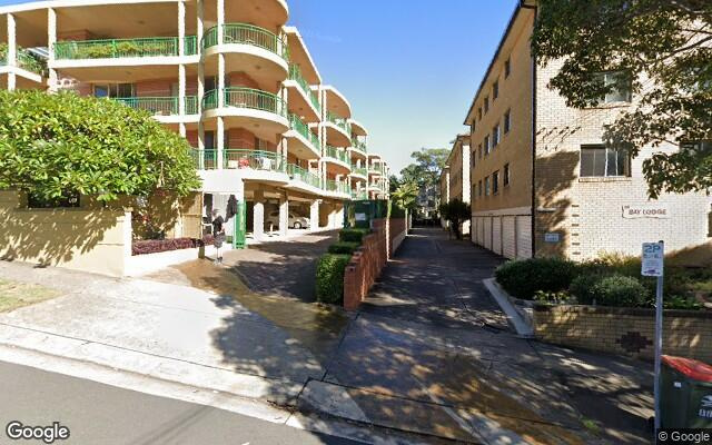 5 minutes walk from Coogee beach, covered parking