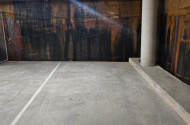 Secure Underground Spot 5 Mins to Bus/Train Station and Westfield