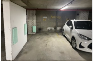 Indoor Parking Space walking distance from CBD and Hyde Park