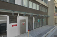 Great parking right next to Crows Nest Metro and 5 min walk to St. Leonards train station