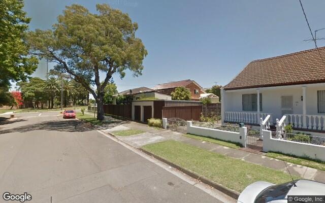 Dry and secure single lockup garage in Kogarah (available starting March 2017)