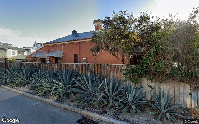 Perth - Safe Outdoor Parking near Bus Stops