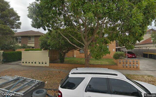 Parking spot close to train station,highway and Chadstone shopping centr