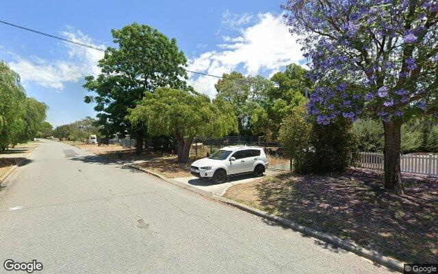Front Lawn Parking 16min to Perth Airport -with security cam