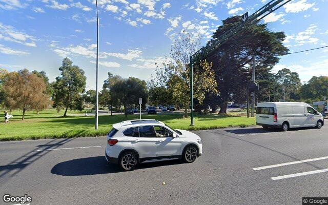 Secure parking space on St. Kilda Road. Close to CBD.
