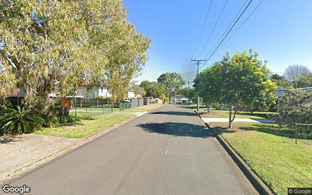 Great boat/van/car parking. Near boat ramps to Southern Moreton Bay