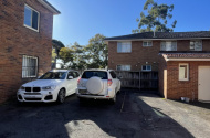 Kirribilli - Spacious Outdoor Parking Near Train Station