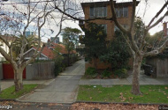 South Yarra - Open Parking in Apartment Complex
