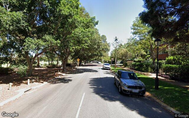 5 minutes to Charles Gairdner hospital