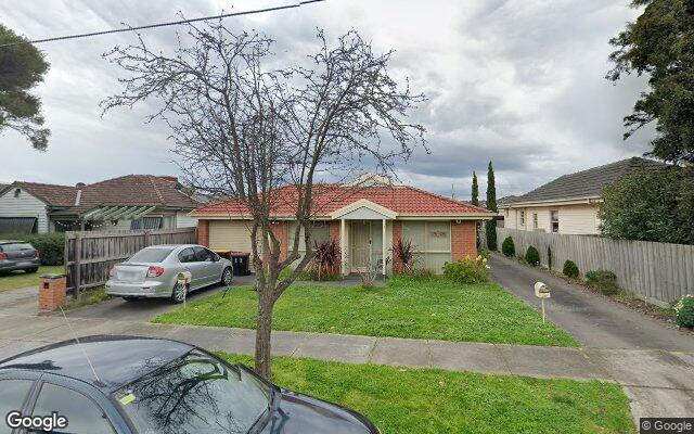 Carport parking avaliable in busy suburb