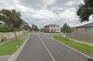 Safe monitored CCTV driveway park 9 min walk from station & shops, close to airport.