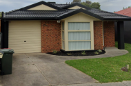 Safe monitored CCTV driveway park 9 min walk from station & shops, close to airport.