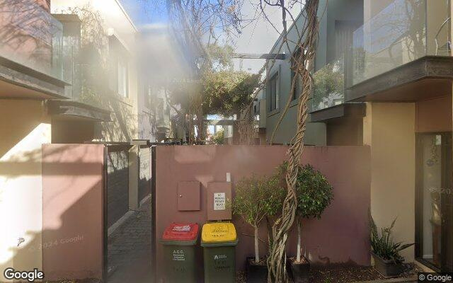 Great LOCKUP GARAGE Near Chinatown