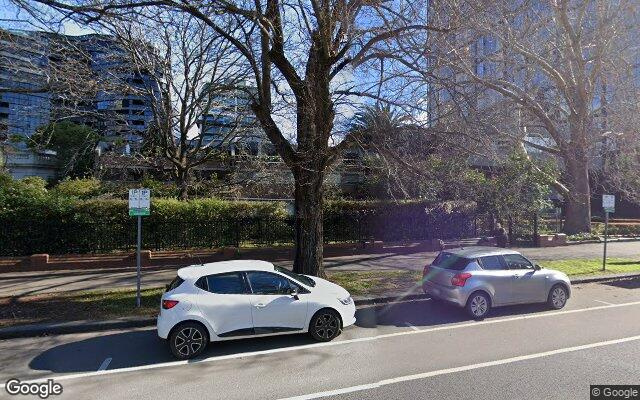 Melbourne - Safe Undercover Parking close to Tram Stops