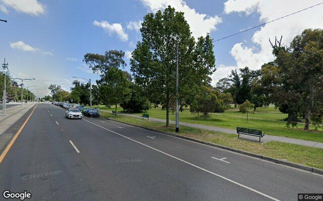 This indoor lot parking space is located on the corner of Fitzroy St and St Kilda Rd.