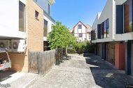 Great parking space 2 min walk from 96 Tram final stop and Ceres