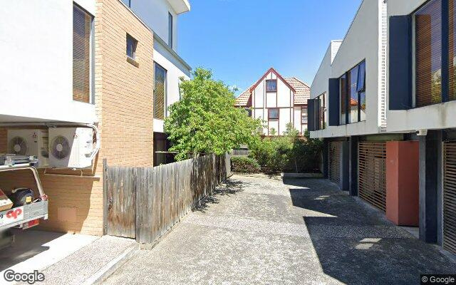 Great parking space 2 min walk from 96 Tram final stop and Ceres