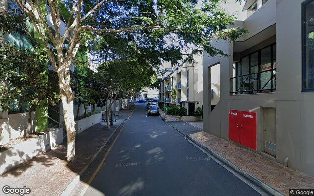 Great safe parking Spring Hill - close to CBD.