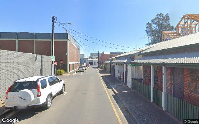 Adelaide - Convenient Parking Near Lundie Gardens Park