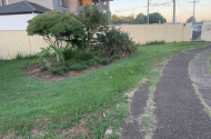 Extra Large gated parking - Near Ferny Grove and Airport train - PLUS 130 and 140 bus