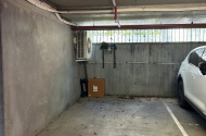 East Melbourne - stones throw from CBD & MCG! Next to free tram zone.